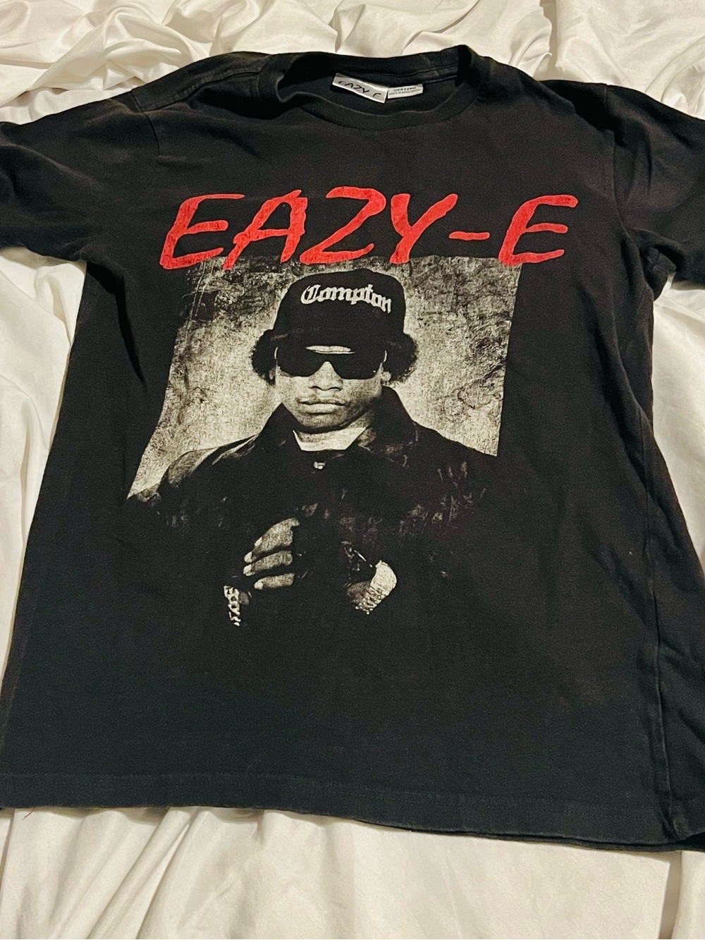 VTG Black Eazy-E Graphic Tee - Classic Streetwear S